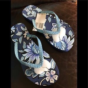 Vera Bradley flip flops in Tropics Tapestry